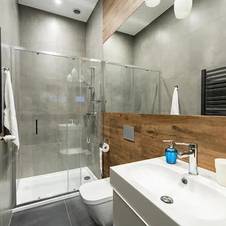 아파트 Neo Sky Apartment, Free Parking, 15 Min Walk Old Town&kazimierz - By Homelike *